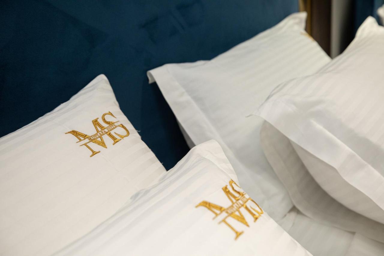 Mustafa Hotel